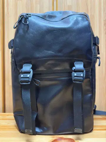 브로스키앤서플라이 Conversion Hike 방수 가죽 백팩