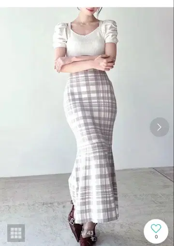 RESEXXY 숄더 오픈 머메이드 니트 원피스