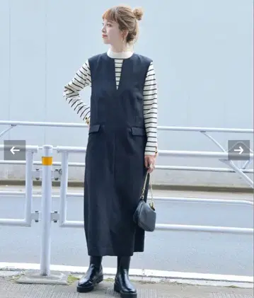 B.C STOCK V넥 세미 플레어 오버롤 스커트 원피스