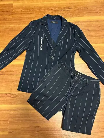 우노피우노우과레토레 셋업 수트 스트라이프 로고