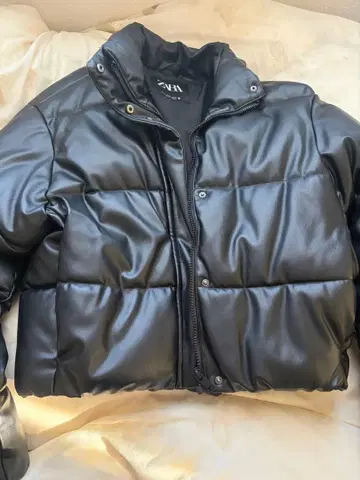 ZARA 크롭 퍼 다운 자켓 인조 가죽