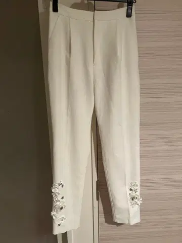 [Chesty] 플라워 모티브 팬츠 화이트