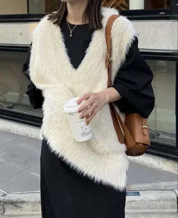 아이보리 퍼 베스트