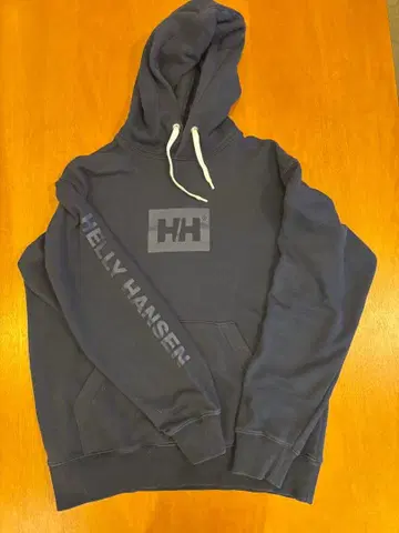 헬리 한센 네이비 후드 부착 후드티