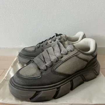 ZARA 자라 볼륨 밑창 스니커즈 42 27cm