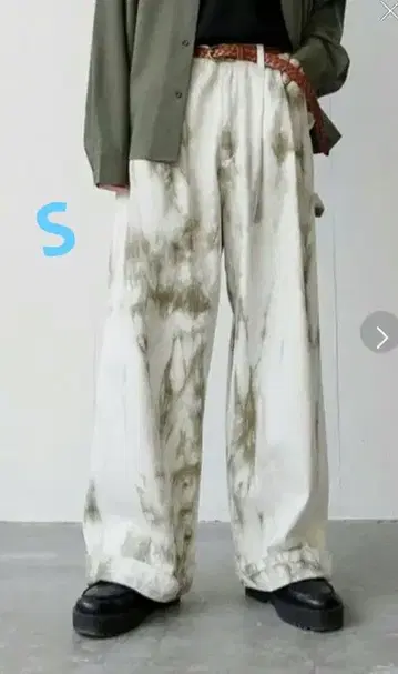 캐스퍼 조운 페인터 팬츠