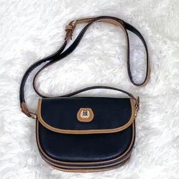 새상품급 Lancel 란셀 숄더백 네이비 플랩식 주름 가죽