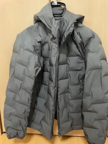 UNIQLO PUFFTECH 다운 자켓 M 그레이