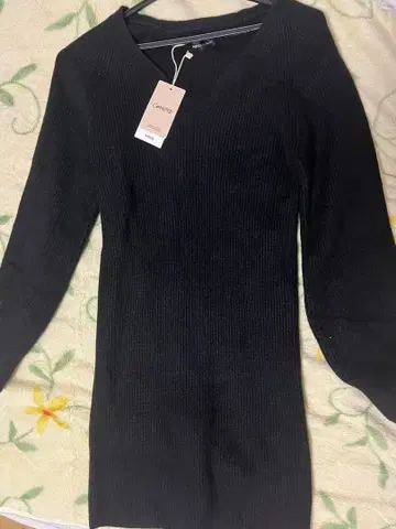 MNG 블랙 V넥 긴팔 니트