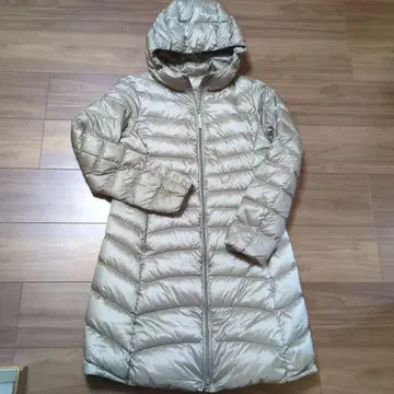 UNIQLO 후드 부착 베이지 다운 롱 코트