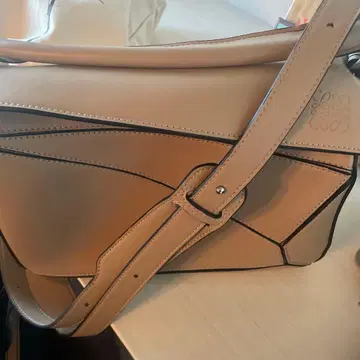 지오메트릭 패턴 베이지 숄더백