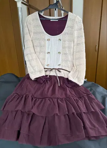 axes femme 프릴 스커트와 니트 세트