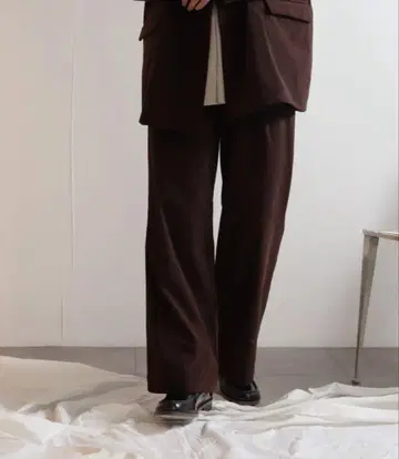 sense of place 코듀로이 턱 와이드 팬츠 브라운