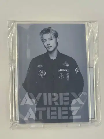 ATEEZ AVIREX 아크릴 스탠드 [ 우영 ]