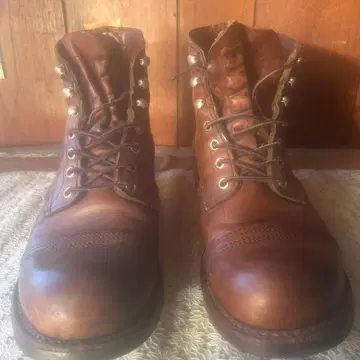 브라운 가죽 워크 부츠 레드윙 아이언레인저