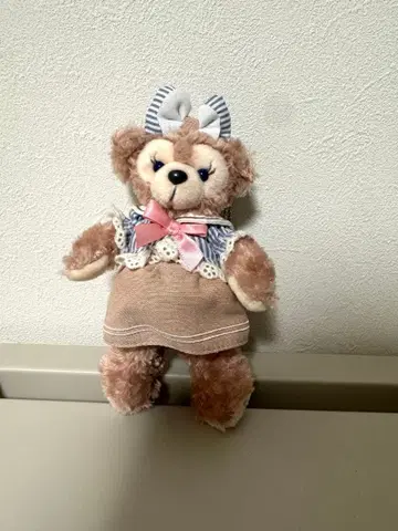 디즈니씨 더피와 친구들의 숨바꼭질 셰리메이 인형 배지 2019