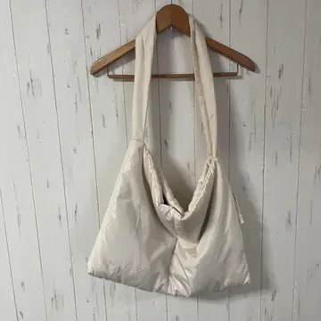 아이보리 나일론 토트백