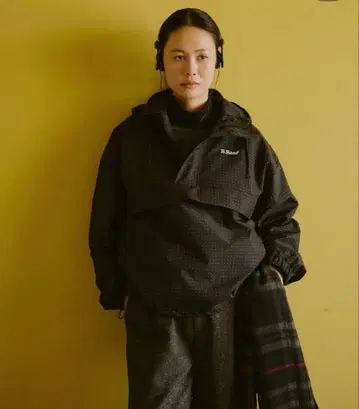 B.Base 나일론 테크 아노락 블랙