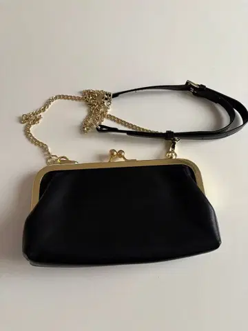 블랙 합성 피혁 숄더백