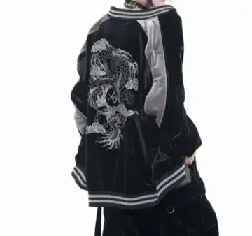 미개봉 새상품 REFLEM 드래곤 자수 벨로아 스카잔 그레이 셋업