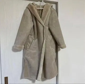 무스탕 코트 어반 리서치