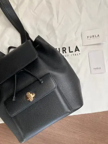 FURLA 블랙 가죽 백팩