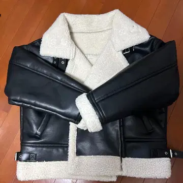 블랙 가죽 라이더 자켓