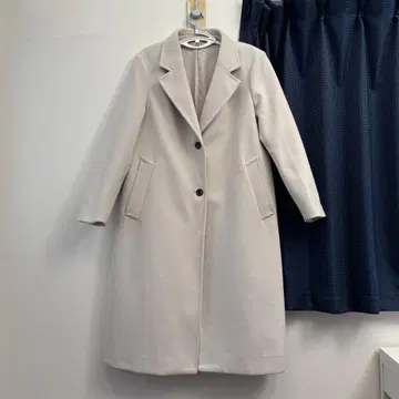 GU 코지 멜톤 테일러드 코트 화이트 화이트 컬러 내추럴