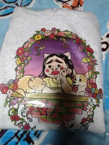 브리아나 기가테 후드티