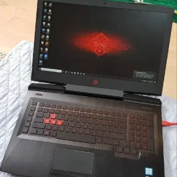 HP Omenゲーミングラップトップ17インチ