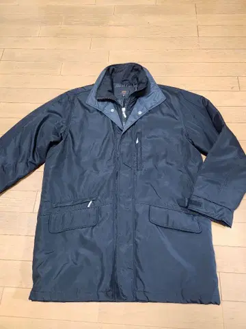 새상품급 MCM 남성용 충전솜 나일론 점퍼