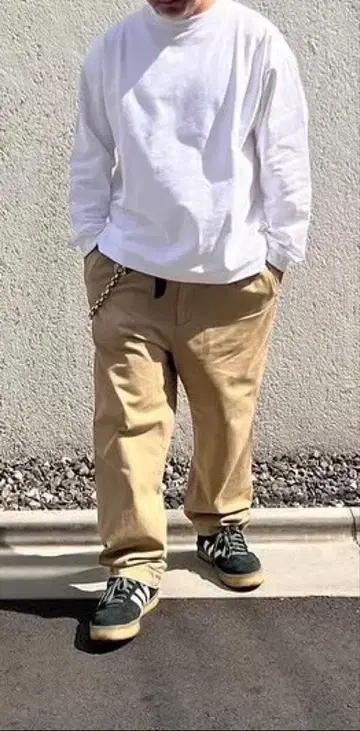 broader BRT LONG SLEEVE SWEAT TEE