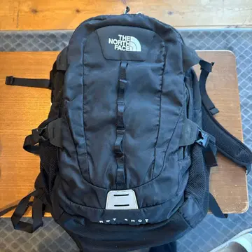 THE NORTH FACE 블랙 백팩 HOT SHOT