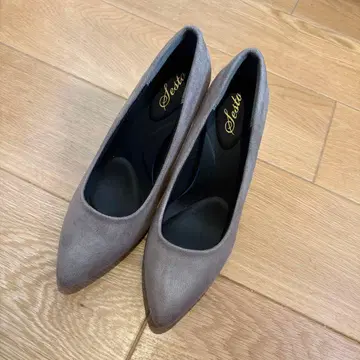 SESTO 펌프스 24cm