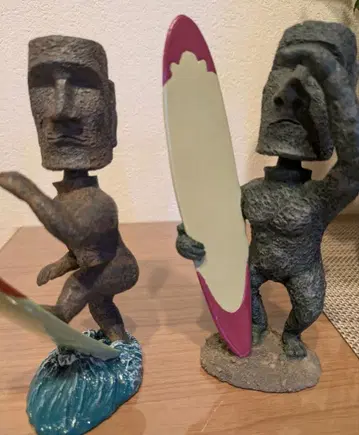 모아이 석상 서핑 피규어 2체 세트