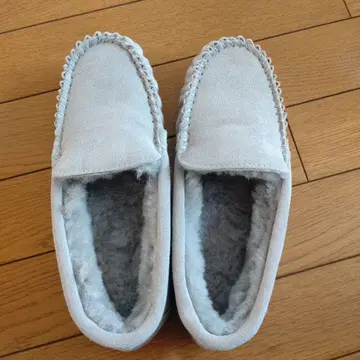 라이트 그레이 스웨이드 모카신