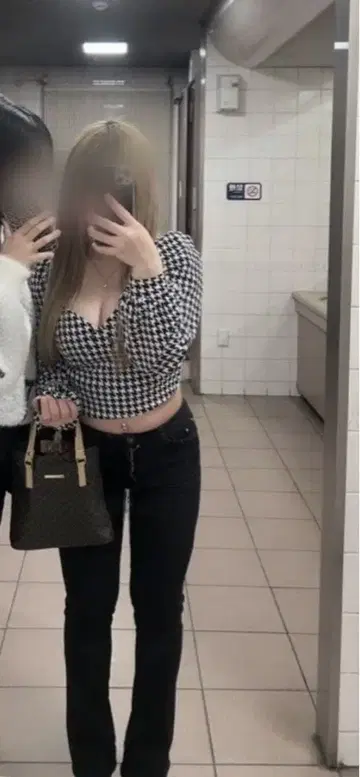 하운드투스 체크 패턴 상의