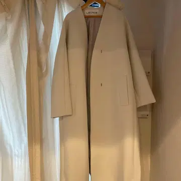 [ 미사용 새상품 ] LOUNIE 아이보리 코트