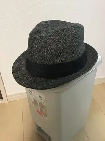 그레이 계열 페도라 햇