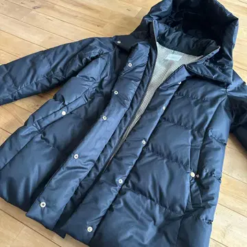 블랙 다운 자켓 후드 부착