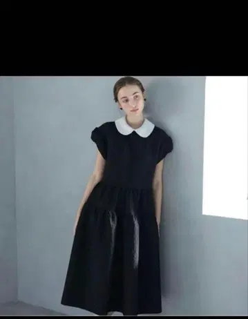 UNMINOU 화이트 카라 자카드 원피스