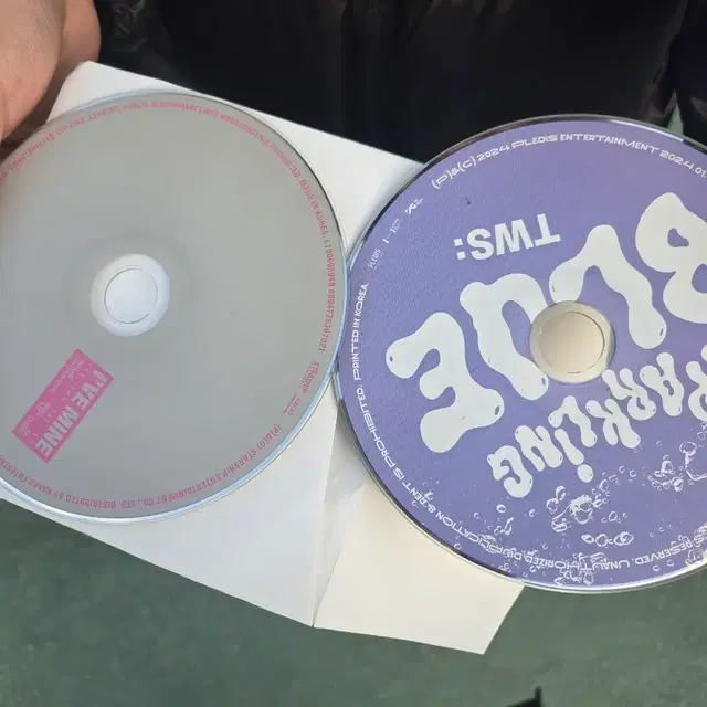 앨범에 나오는 씨디 투어스 앨범 37900 + 아이브 앨범 29900