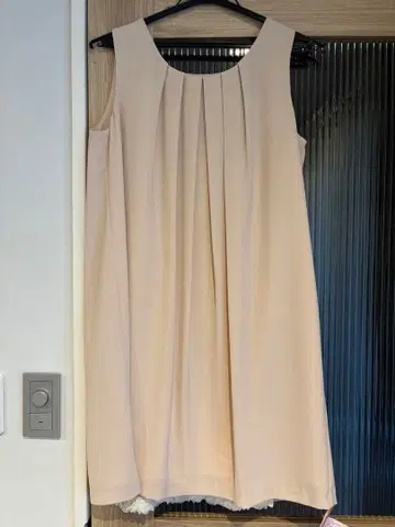 슬리브리스 A라인 원피스 베이지