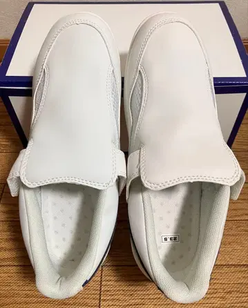 새상품 나구이레벤 간호사 신발 23.5cm