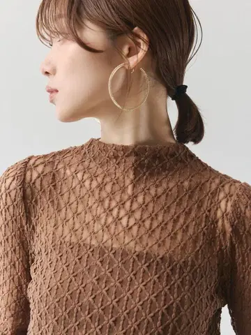 Lumier 플라워 레이스 상의/브라운