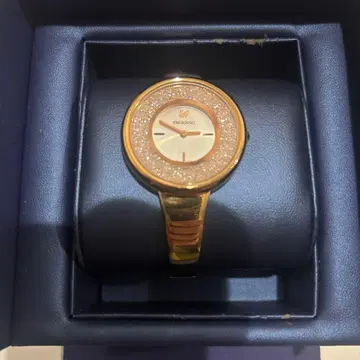 작동품 스와로브스키 크리스탈라인 골드 뱅글 손목시계