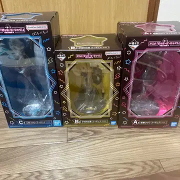 봇치 더 록 제일복권 료짱의 앞면 투명 부분이 떨어져 있습니다