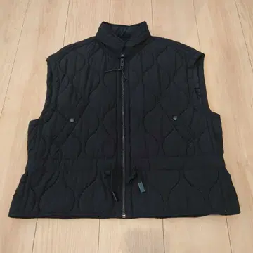 ZARA 블랙 퀼팅 다운 베스트 S 사이즈