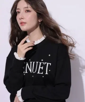 Apuweiser-riche 프릴 펄 로고 니트 블랙