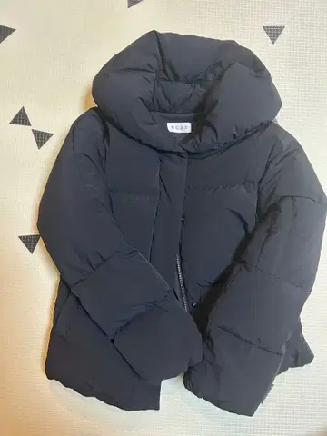 PLST 나일론 숏 다운 자켓 블랙